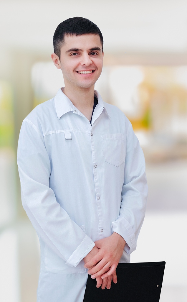 Заведующий родовым отделением, врач - акушер-гинеколог Хачатрян Саргис ...